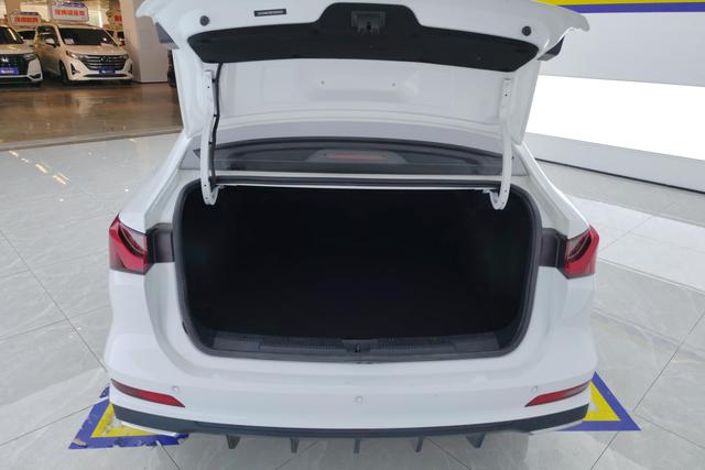 Roewe i5 2023 — фото 17