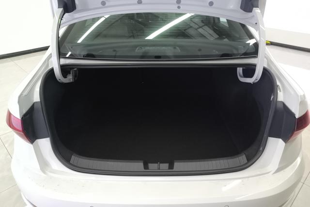 Volkswagen Jetta 2019 — фото 17