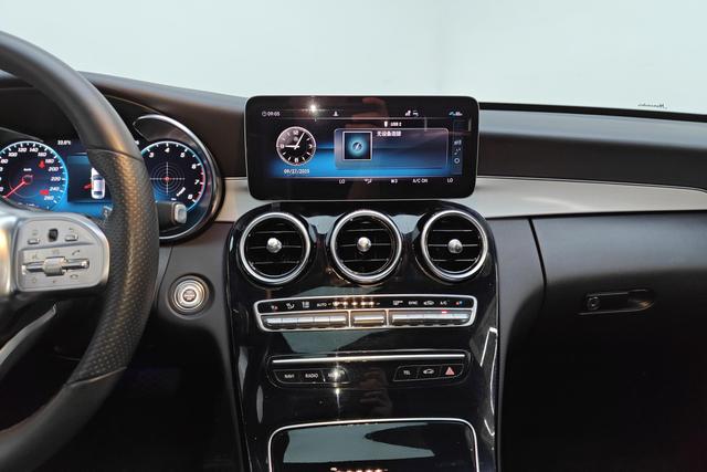Mercedes Benz C-Class 2020 — фото 13