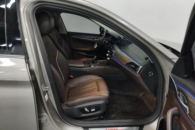 BMW 5-Series 2018 530 Li x Drive — фото 15