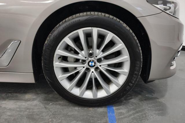 BMW 5-Series 2018 530 Li x Drive — фото 4