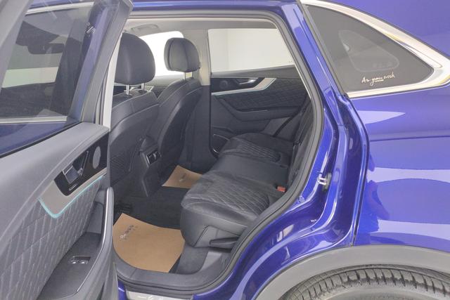 Red Flag Hongqi HS5 2019 — фото 15