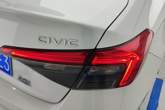 Honda "思域" 可 以 翻 译 为 "Civic" 2022 — фото 10