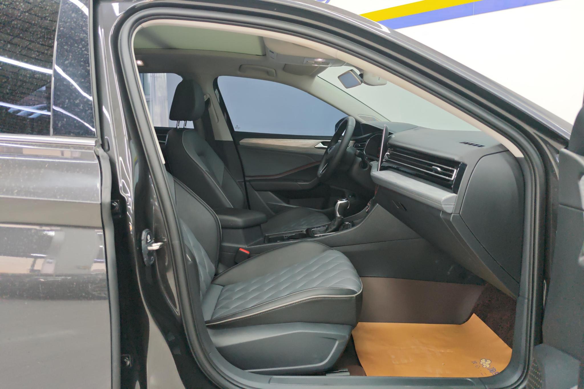 Volkswagen Sagitar 2025 300TSI DSG