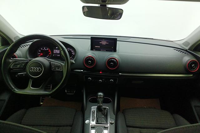 Audi A3 2020 Белый из Китая