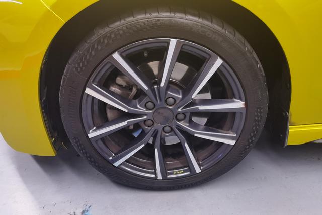 Lynk 03 2020 Желтый из Китая, фото 2