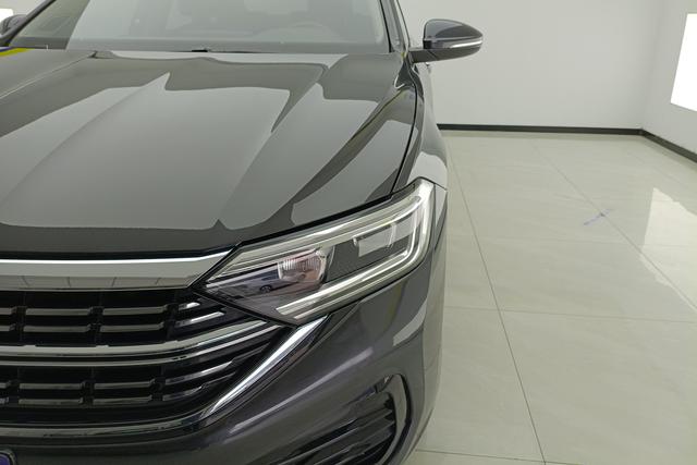 Volkswagen Jetta 2023 — фото 4