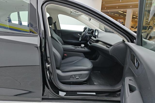 Red flag E-QM5 id 3825404 из Китая 8