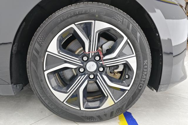 Red flag E-QM5 id 3825404 из Китая 15