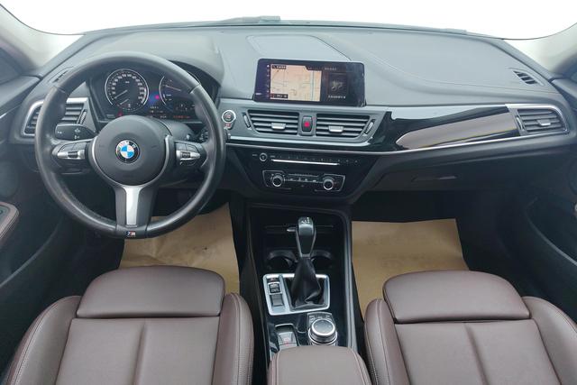 BMW 1 Series 2019 — фото 11
