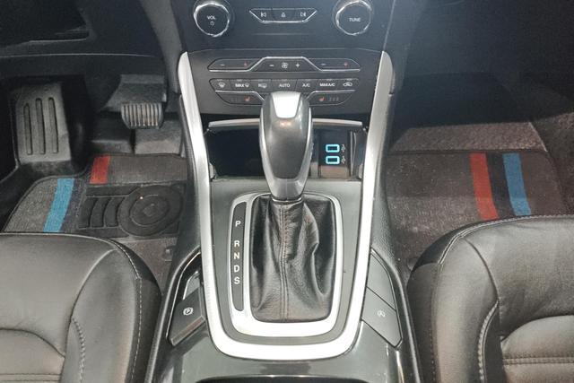 Ford Edge 2018 Eco Boost 245 2 WD 7 V — фото 15