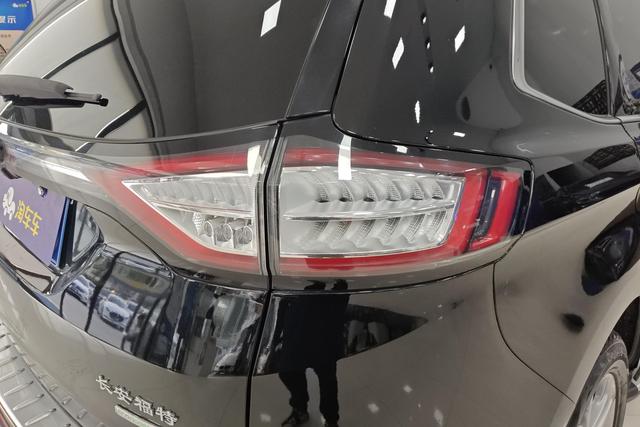 Ford Edge 2018 Eco Boost 245 2 WD 7 V — фото 5