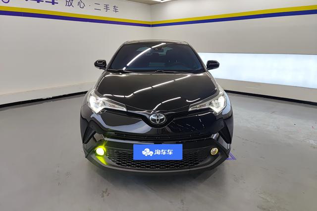 Toyota C-HR 2018 — фото 2