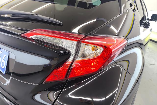Toyota C-HR 2018 — фото 5