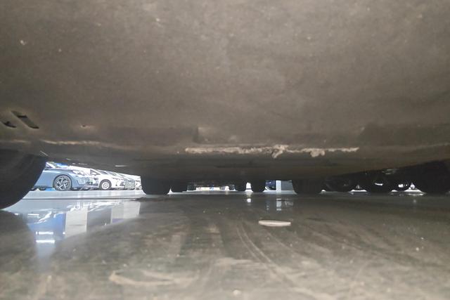 Red flag EH7 2024 Белый из Китая, фото 5