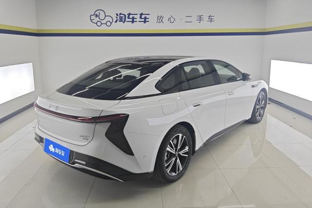 Red flag EH7 2024 Белый из Китая, фото 6