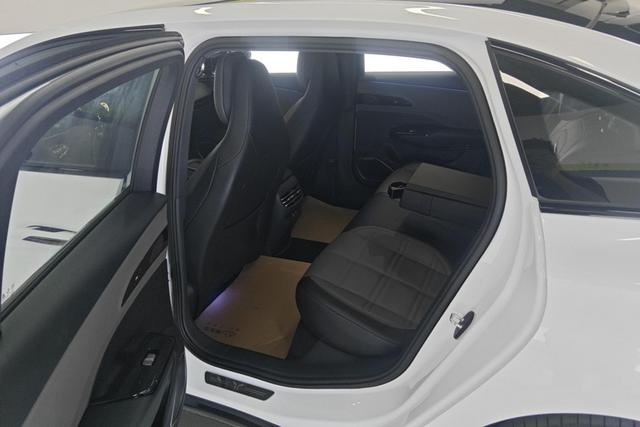 Red flag EH7 id 3817078 из Китая 17