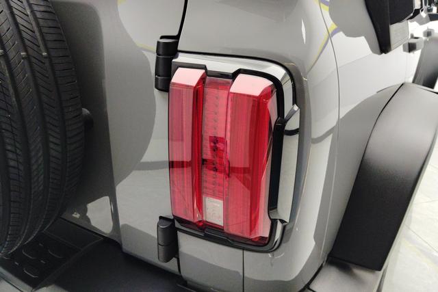 Tank 300 2022 Темно-серый из Китая