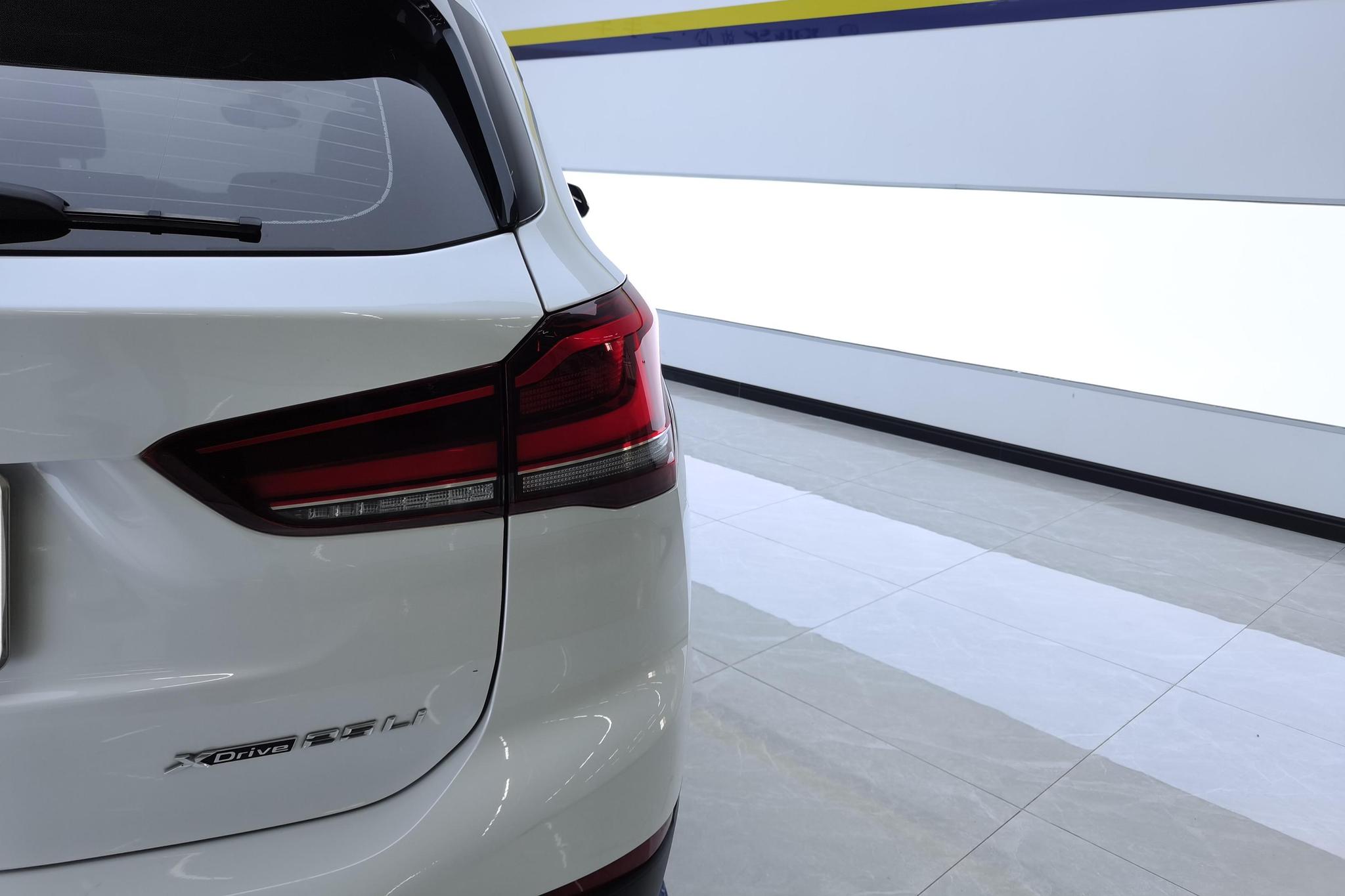 BMW X1 2022 xDrive25Li Premium