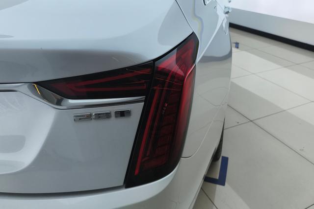 Cadillac CT6 2021 — фото 10