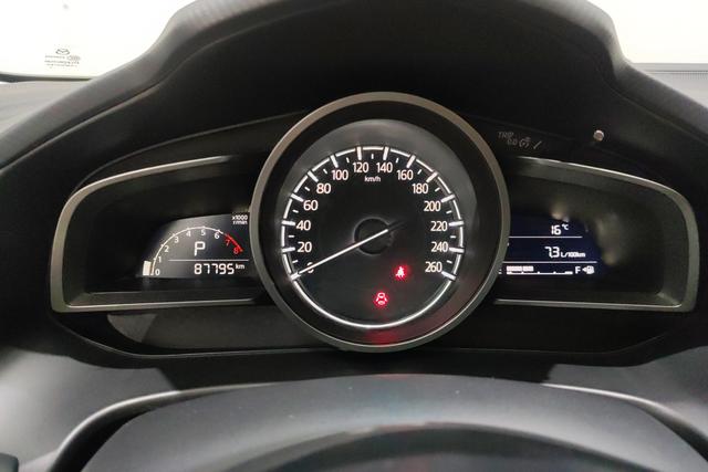Mazda 3 Axela 2017 — фото 13