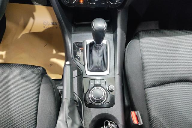 Mazda 3 Axela 2017 — фото 14