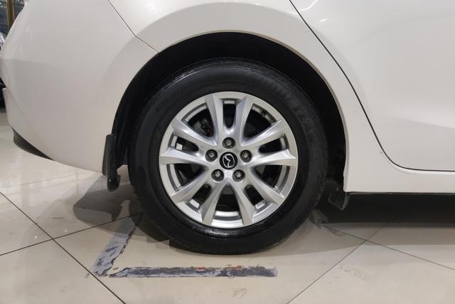 Mazda 3 Axela 2017 — фото 10