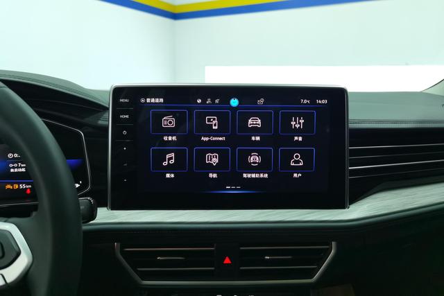 Volkswagen Jetta 2023 — фото 10