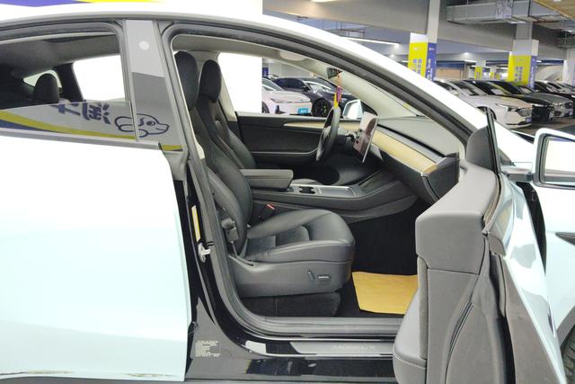 Tesla Model Y id 3810177 из Китая 9