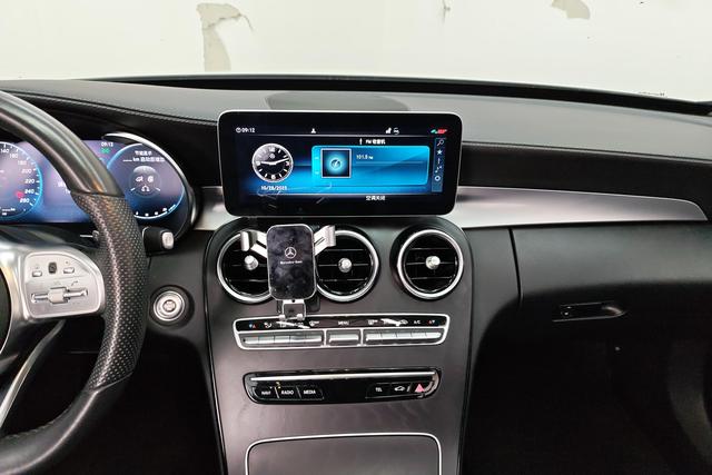 Mercedes Benz C-Class 2020 — фото 13