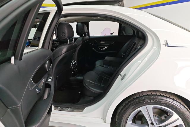 Mercedes Benz C-Class 2020 — фото 16