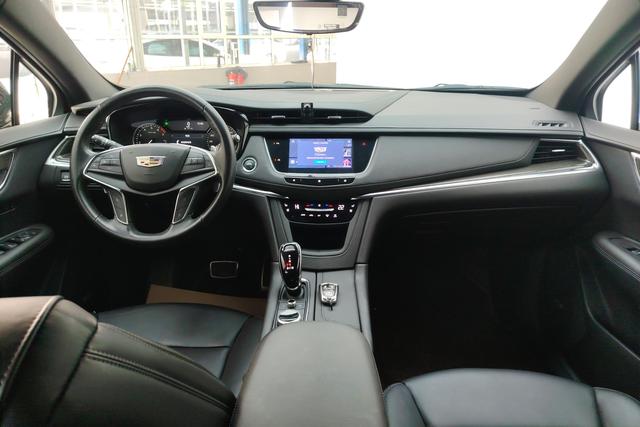 Cadillac XT5 2023 — фото 12