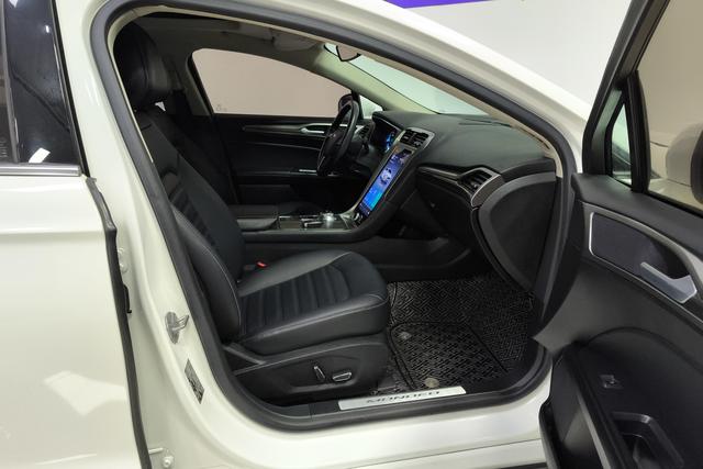 Ford Mondeo 2020 — фото 15
