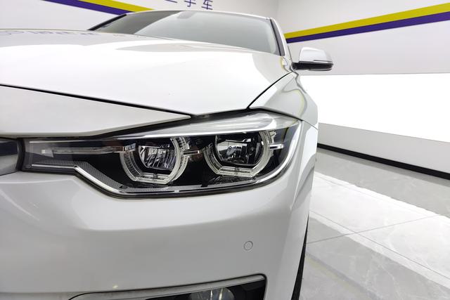 BMW 3 Series 2019 — фото 5