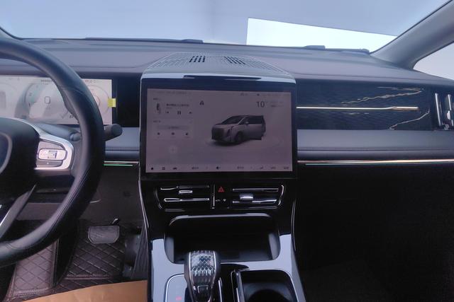 Trumpchi M8 2024 2.0 TGDI — фото 11