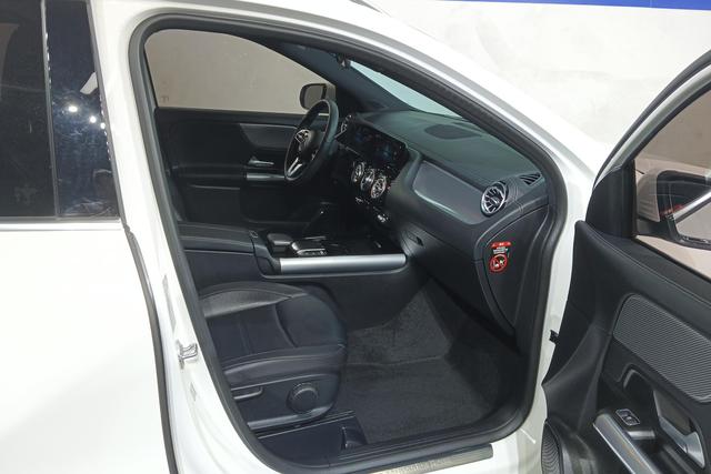 Mercedes-Benz GLA 2022 Белый из Китая, фото 6