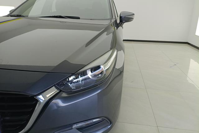 Mazda 3 Axela 2017 — фото 4