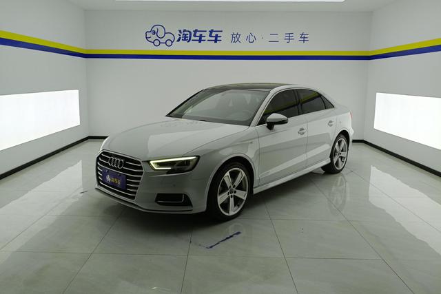 Audi A3 2018 — фото 1