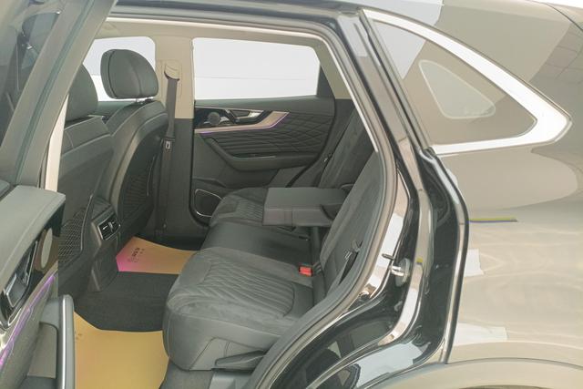 Red flag HS5 id 3768984 из Китая 8