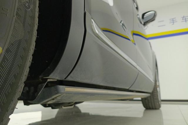 Red flag HS5 id 3768984 из Китая 11