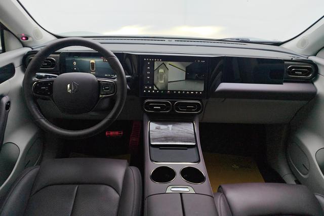 Leapmotor C11 Hybrid 2023 — фото 12
