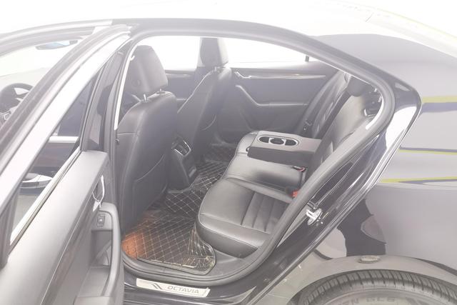 Skoda Sharp and Clear 2015 — фото 16