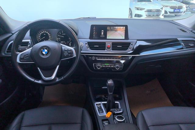 BMW 1 Series 2019 — фото 12