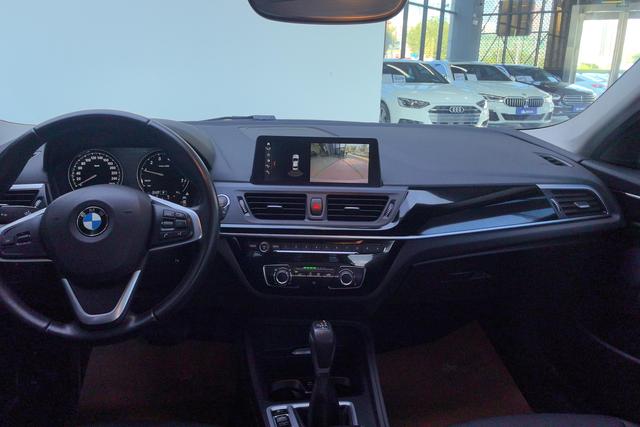 BMW 1 Series 2019 — фото 15