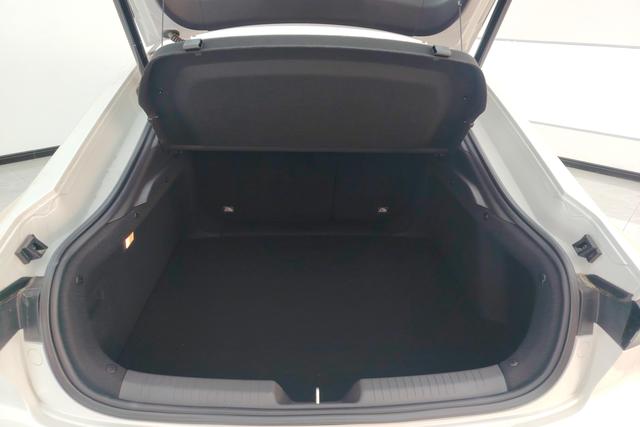 Chang'an UNI-V Smart iDD 2025 Белый из Китая