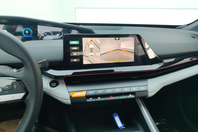 Chang'an UNI-V Smart iDD id 3768944 из Китая 13