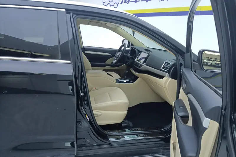 Toyota Highlander — фото 12