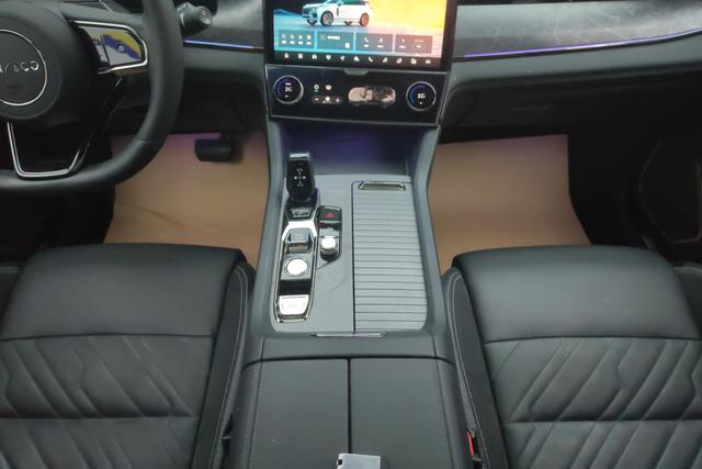 Lynk 09 EM-P 2022 Темно-серый из Китая, фото 6