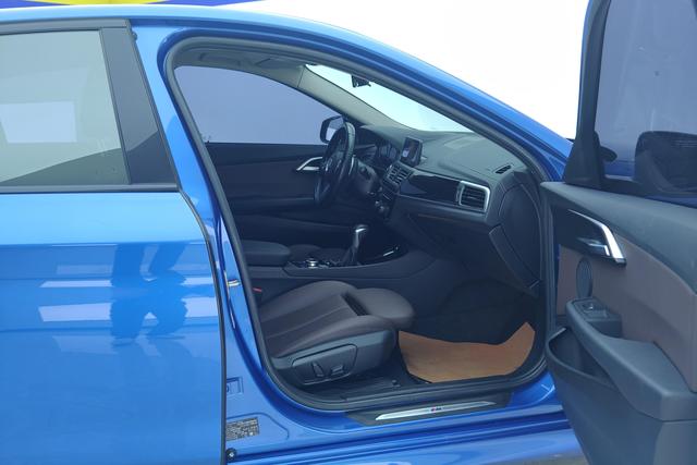 BMW 1 Series 2019 — фото 16