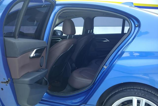 BMW 1 Series 2019 — фото 15